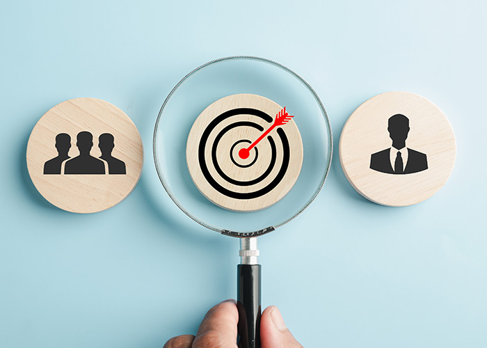 Consulting in recruitment leaning on direct approach